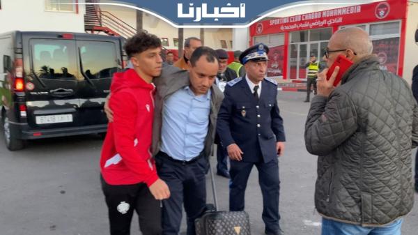 حيمود يدخل في مـشـاداة مع أحد لاعبي الرجاء بعد خسارة الديربي